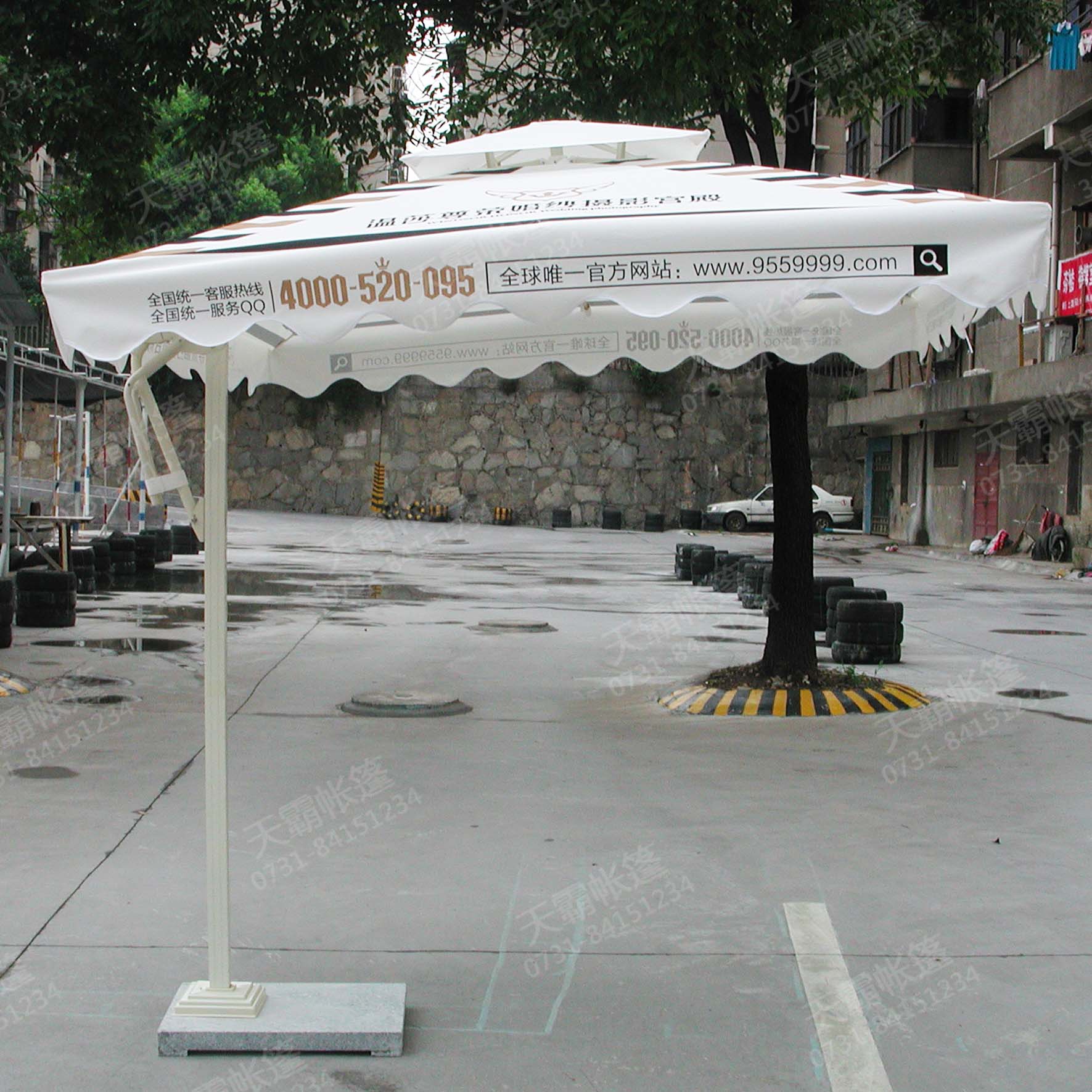 方形側(cè)立傘