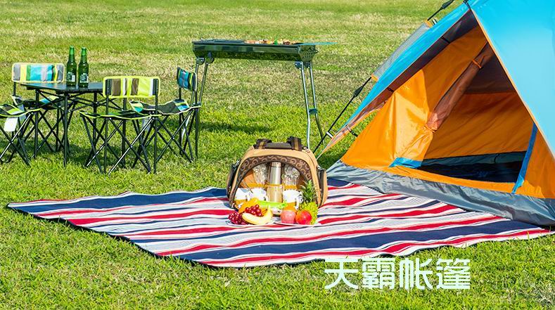 當(dāng)戶外露營(yíng)突遭暴風(fēng)雨時(shí)應(yīng)怎么辦？