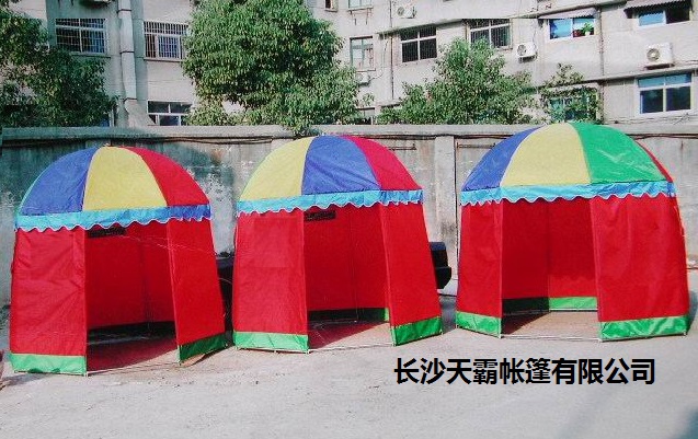 冬季夜宵攤需準(zhǔn)備蒙古包帳篷，方便客戶就是方便自己